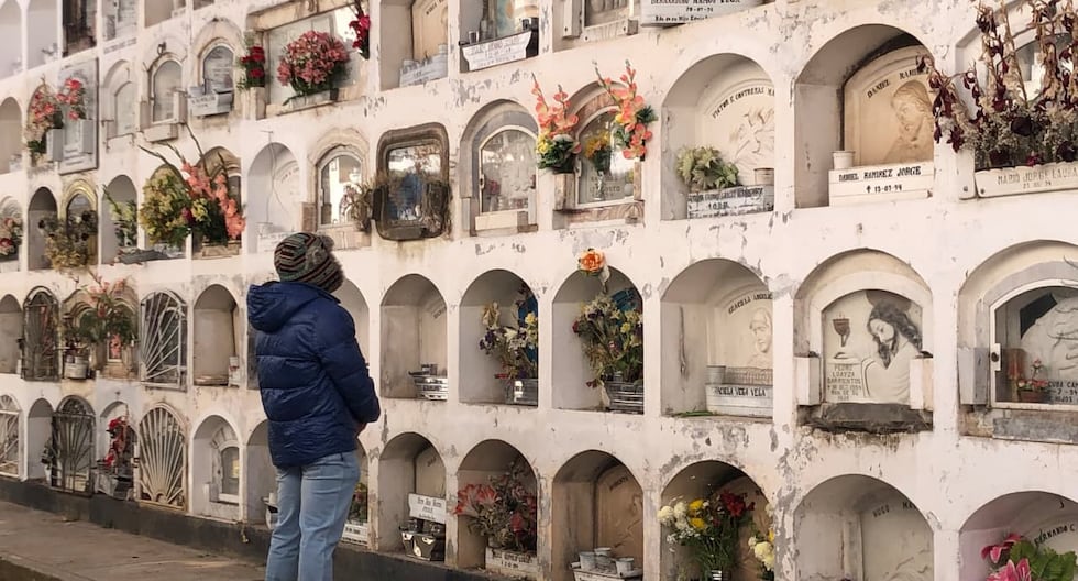 Psychologist affirms that grief returns on sensitive dates when people usually go to cemeteries