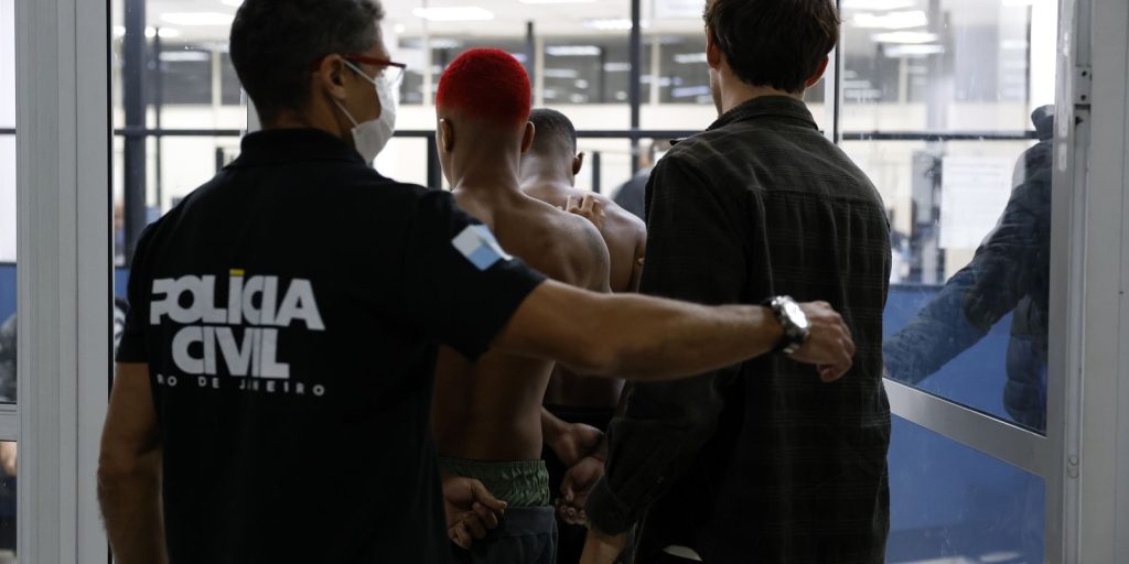 RJ civil police officers charge an additional 100% on death pension