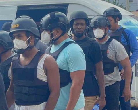 Red “Kraken” camouflaged drug shipments with boxes of chickens