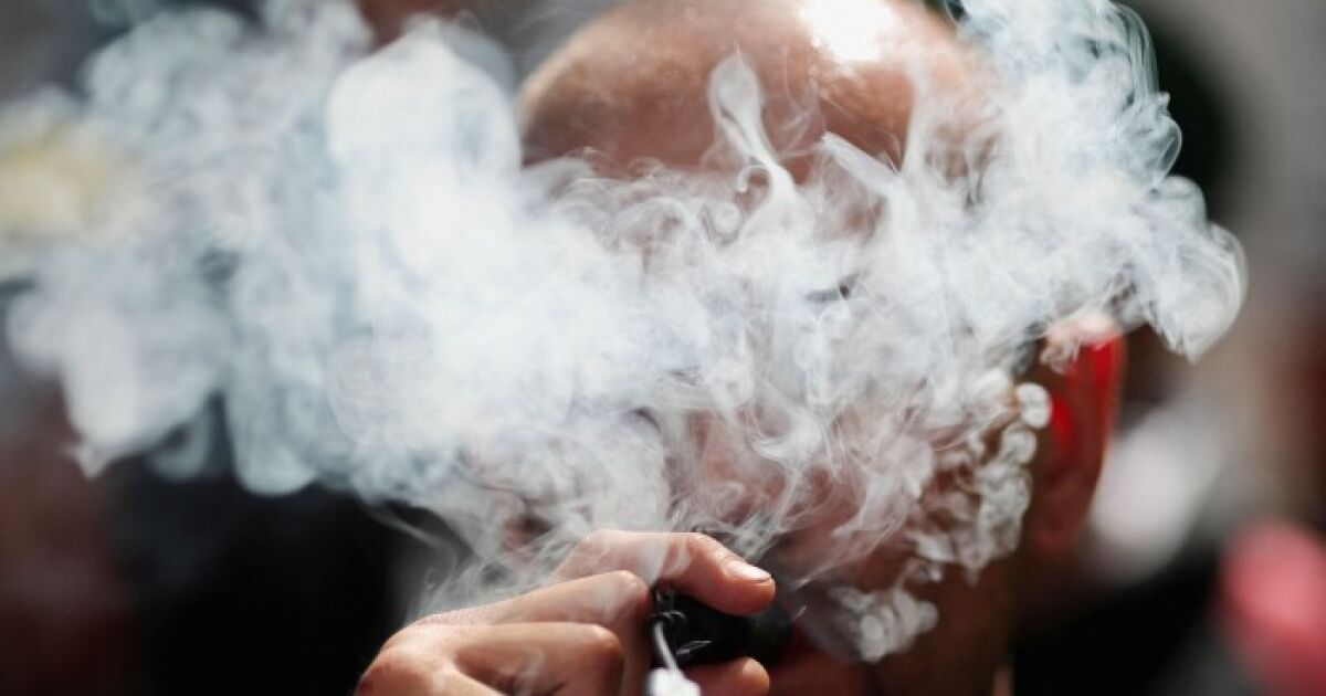 Reform that penalizes vapers with up to 8 years in prison advances in Deputies