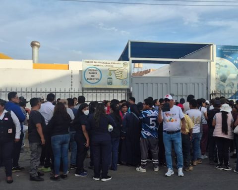 Relatives identify victims of the Llomosas bus accident in Camaná (VIDEO)