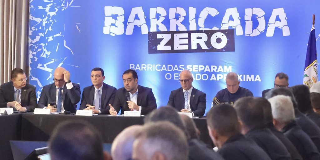 Rio de Janeiro government announces plan to remove barricades in 12 cities