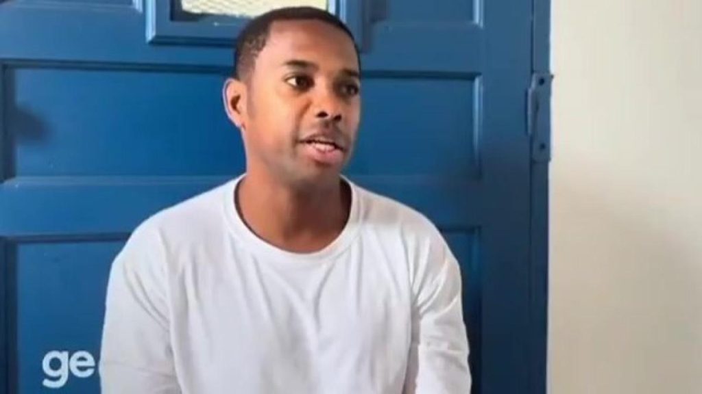 Robinho changes prison