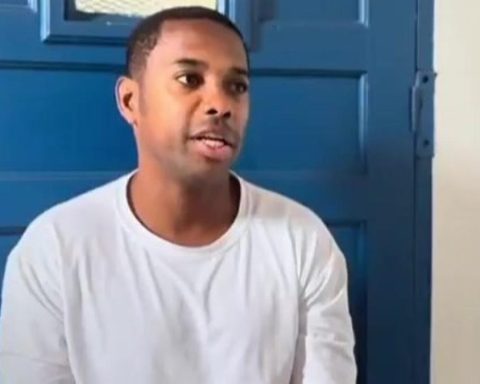 Robinho changes prison
