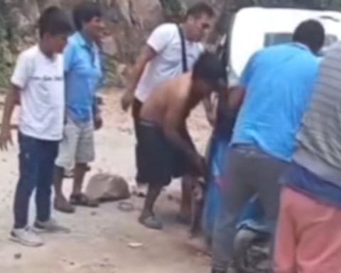 Rock falls on motorcycle taxi and leaves one injured in Chanchamayo