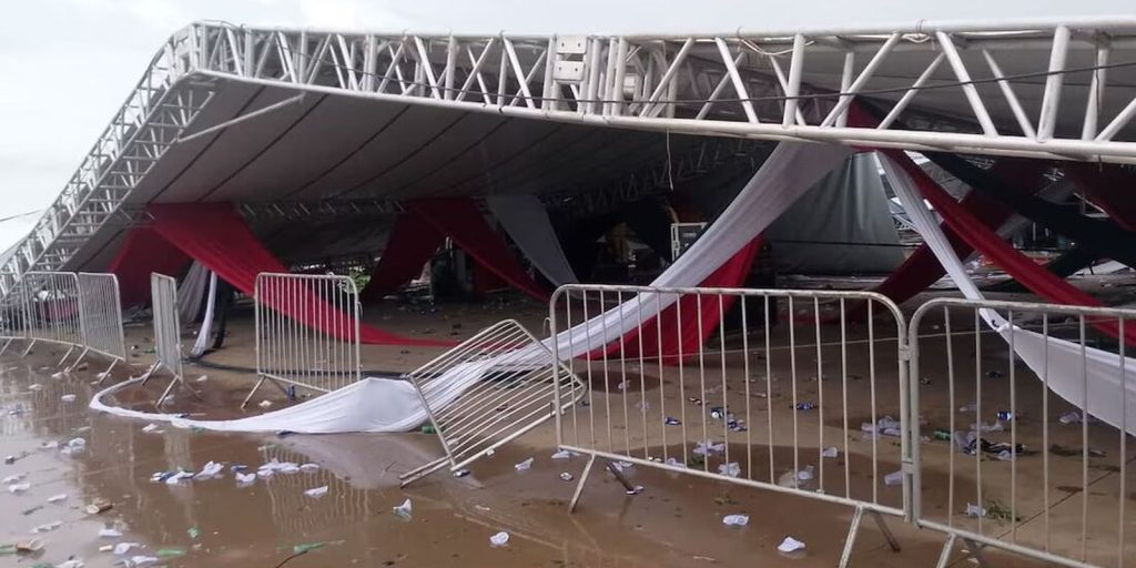 SP: One person dies and 40 are injured when a structure falls during a party