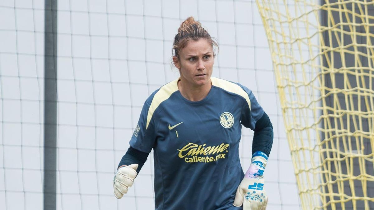 Sandra Paños and Bruna Vilamala, against Jenni Hermoso