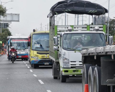 Santander unions warn about “road collapse” and ask the Government for urgent attention