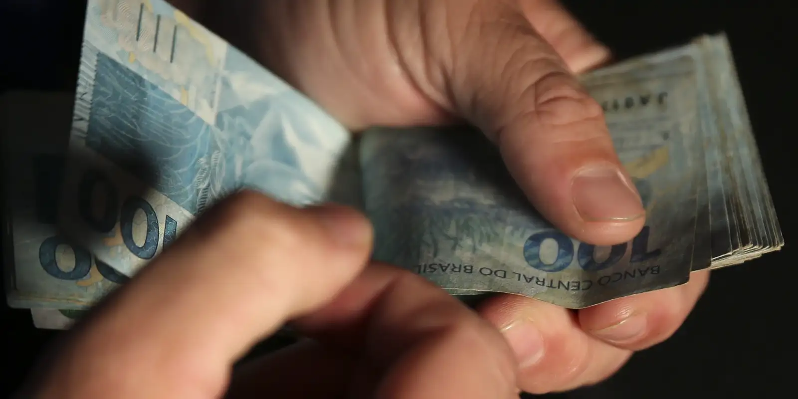 Savings have a net withdrawal of R$9.7 billion in October