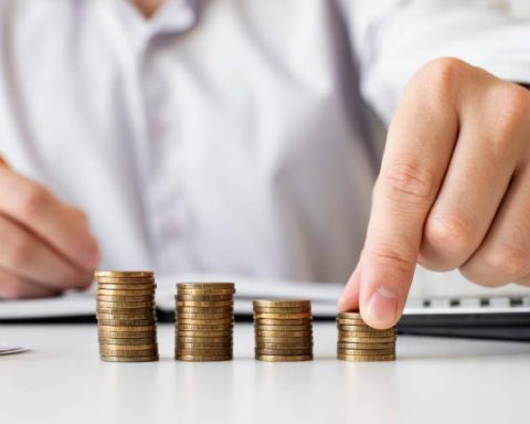 Service premium in Colombia: rules, calculations and sanctions that workers and employers should know