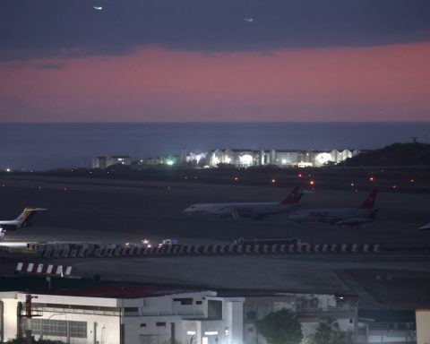 Several airlines cancel their flights to Venezuela, after US alert