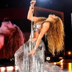 Shakira closes with a flourish in Bogotá with the Women's Philharmonic