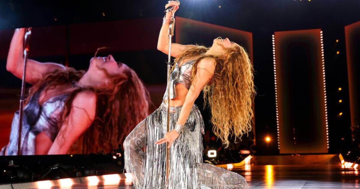 Shakira closes with a flourish in Bogotá with the Women's Philharmonic