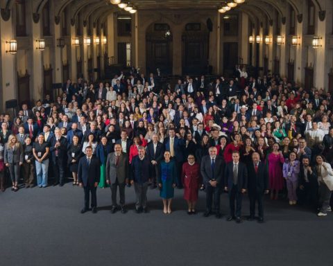 Sheinbaum thanks like-minded legislators for passing “welfare reforms”