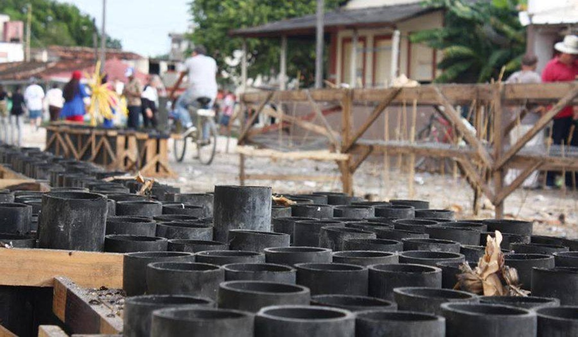 Six injured in an explosion during parties in Guayos, two in critical condition