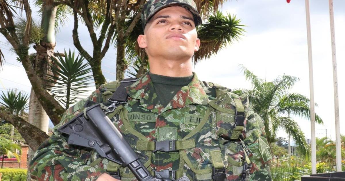 Soldier who graduated from high school in Armenia invested his bonus in studying a profession