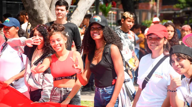 Students must maturely assume the new training process that the country is experiencing