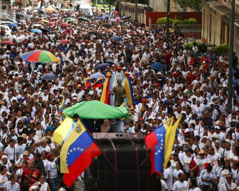 Students ratify their commitment to peace and sovereignty