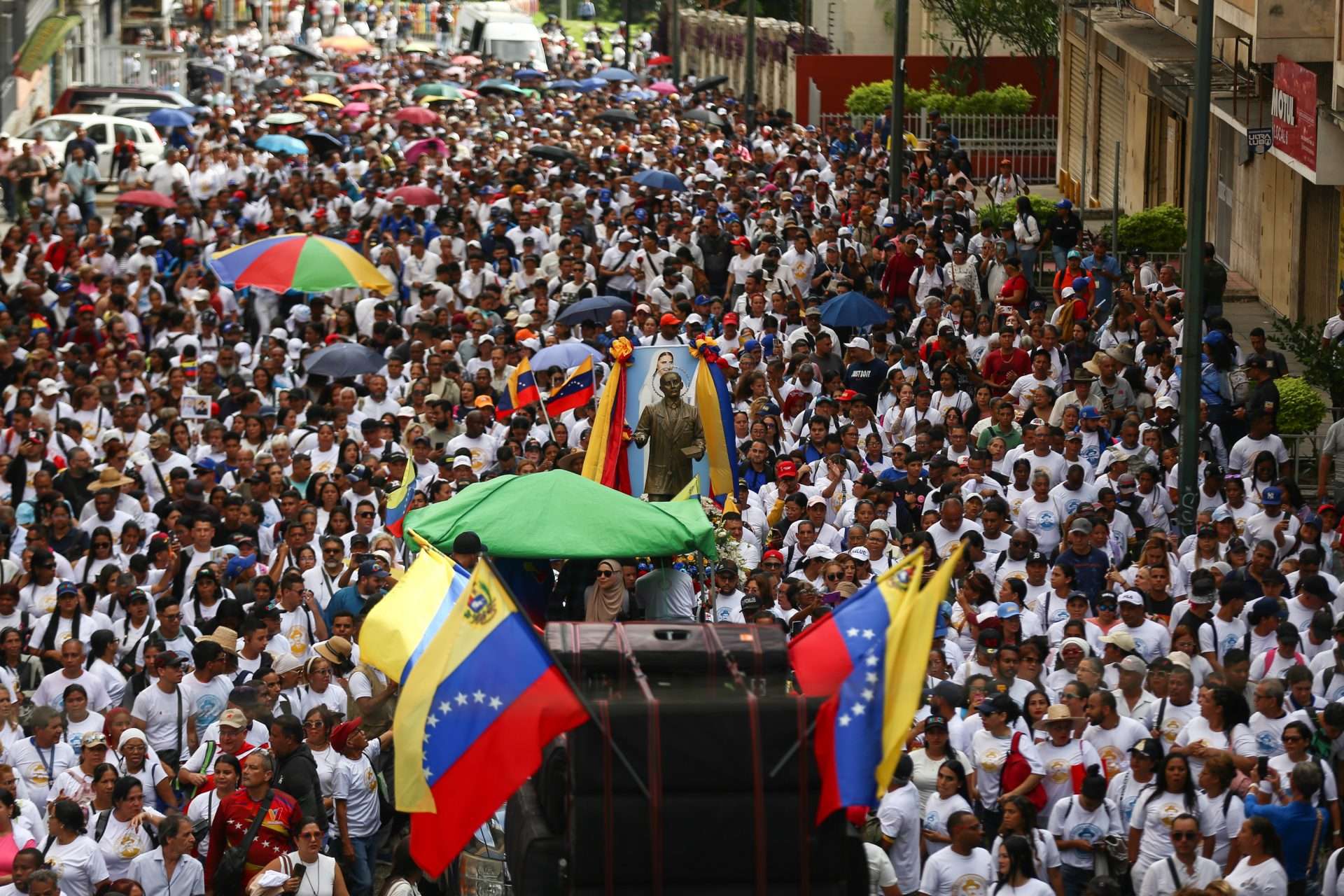 Students ratify their commitment to peace and sovereignty