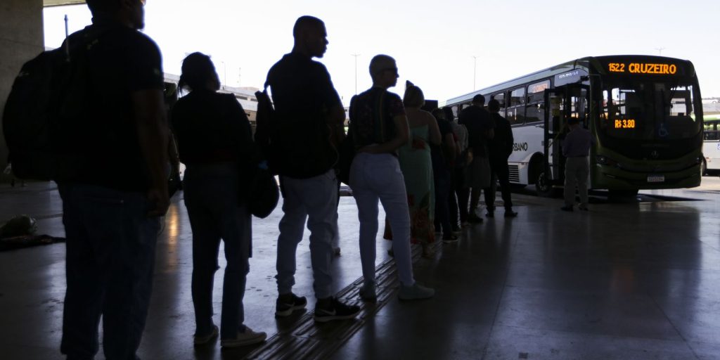 Study advocates replacing transport vouchers with universal zero fare