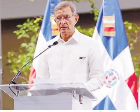 El canciller dominicano consultó a varios países de la región sobre la posposición.