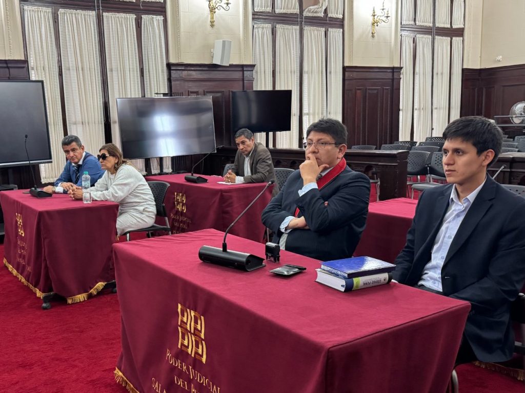 Suspended prosecutor Elizabeth Peralta, linked to the Chibolín case, surrenders to justice after an arrest warrant