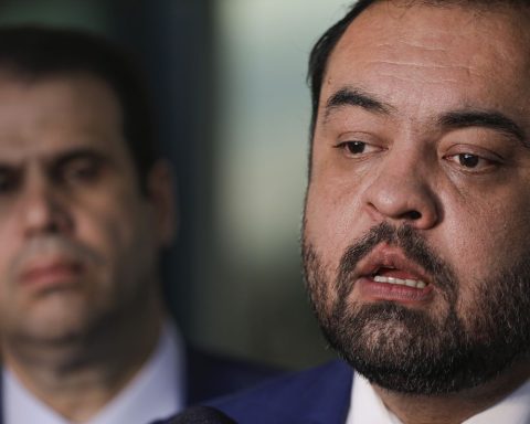 TSE minister votes to impeach governor Cláudio Castro