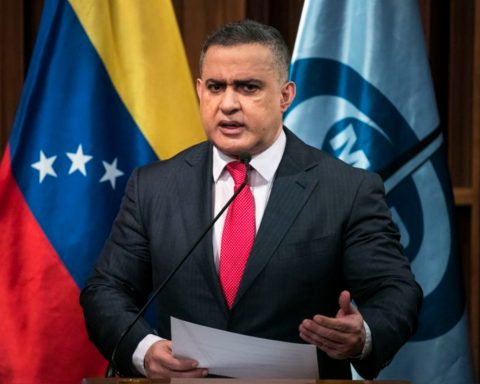 Tarek William Saab criticizes the attacks in the Caribbean: "They weren't drugs, they were cans of tuna"