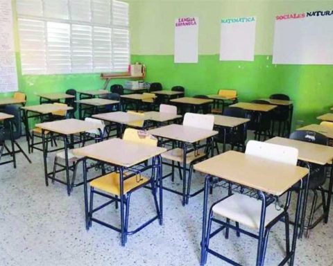 Huelga docente en Boca Chica: estudiantes afectados en 55 escuelas