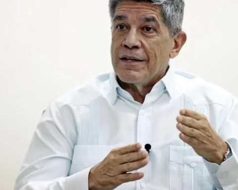 The Cuban regime's concern grows over US preparations to “overthrow” Maduro