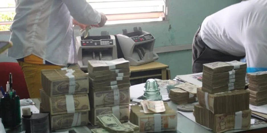 Dinero decomisado por el MININT