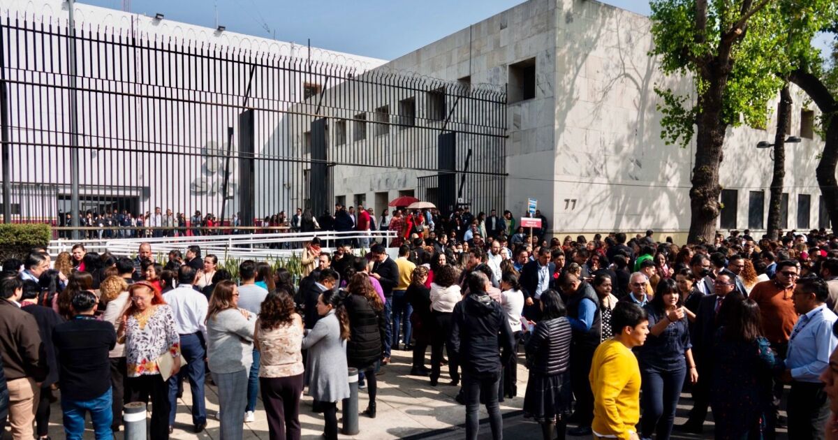 The SAT loses more than 1,200 employees in the last two years