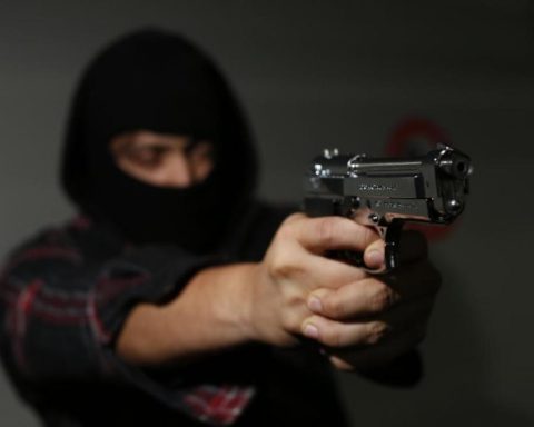 The detention period for cases of hitmen and extortion is extended from 48 hours to 15 days