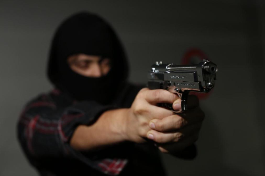 The detention period for cases of hitmen and extortion is extended from 48 hours to 15 days