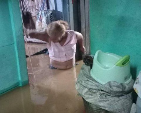 The flooding of the Miel River causes new flooding in Baracoa