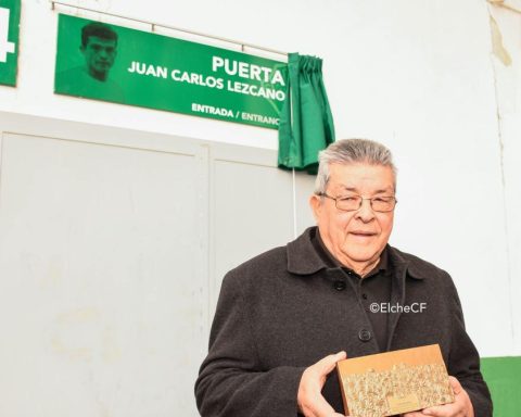 The foreigner with the most games in the history of Elche dies