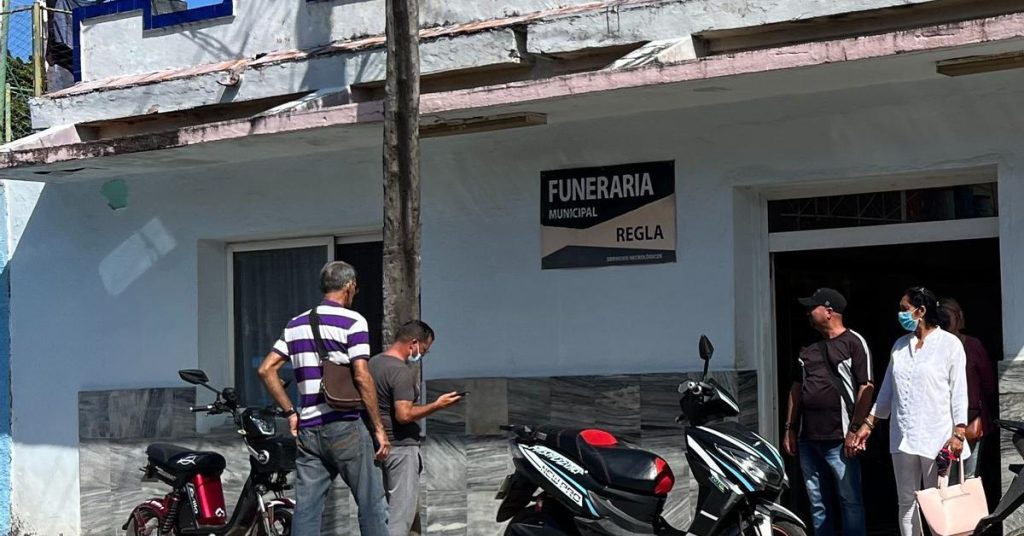 The intense activity of funeral homes refutes the official discourse on virus control