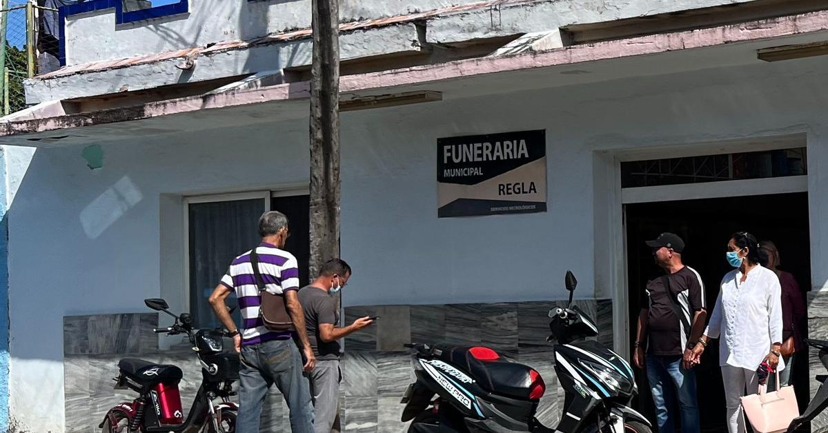 The intense activity of funeral homes refutes the official discourse on virus control