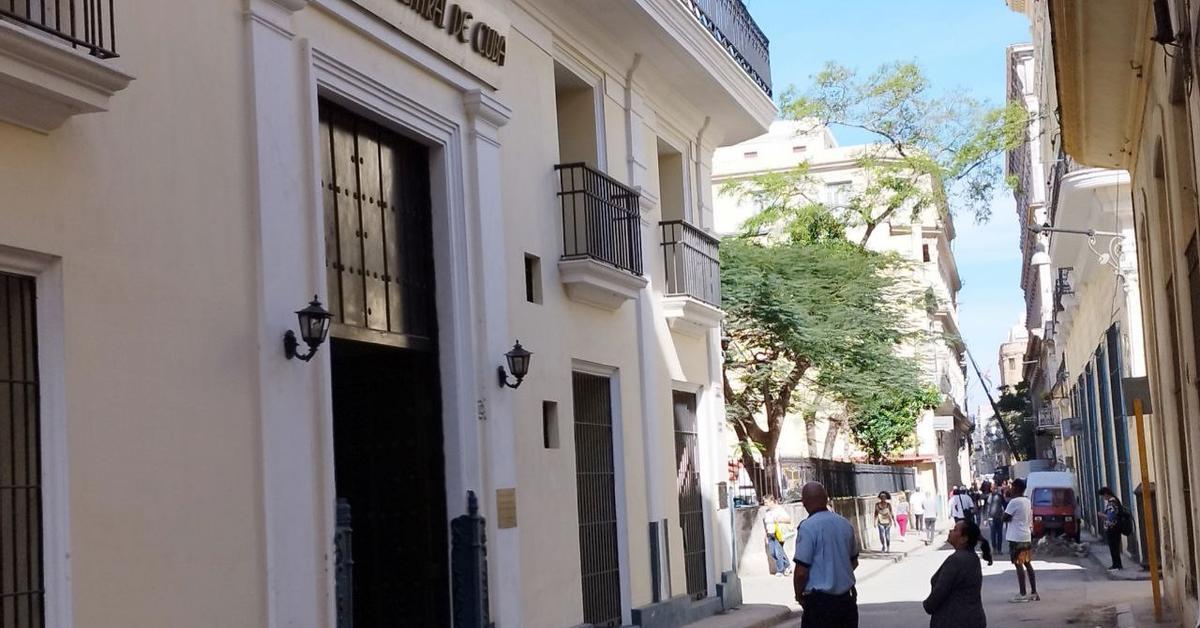 The ruling party denounces "the hijacking of the role of the Central Bank of Cuba" by 'The Touch'