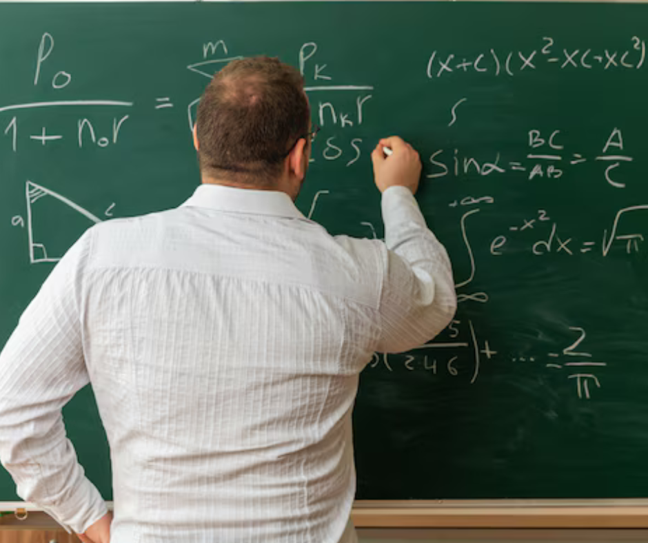 The same classroom, two realities: the salary gap between public and private teachers