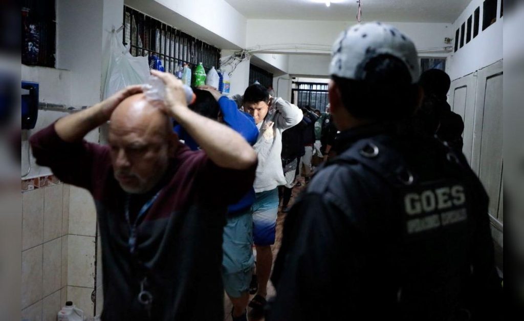 There are 7,065 people over 60 years of age in prisons