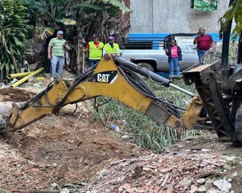 Realiza mantenimiento a quebrada Catuche en Caracas