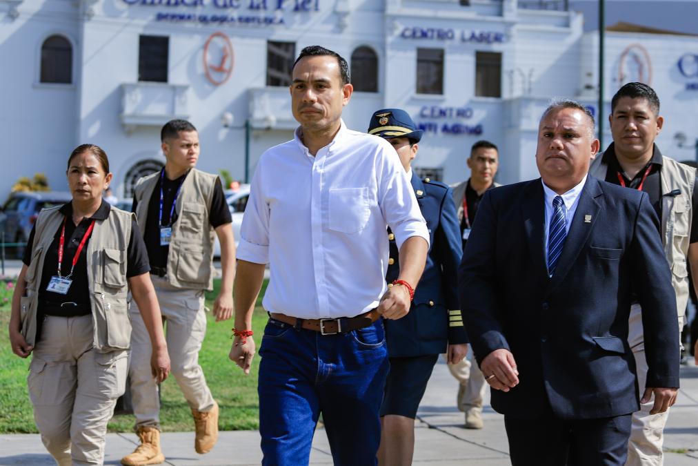 They criticize that the Ministry of Energy and Mines does not rule on the Reinfo