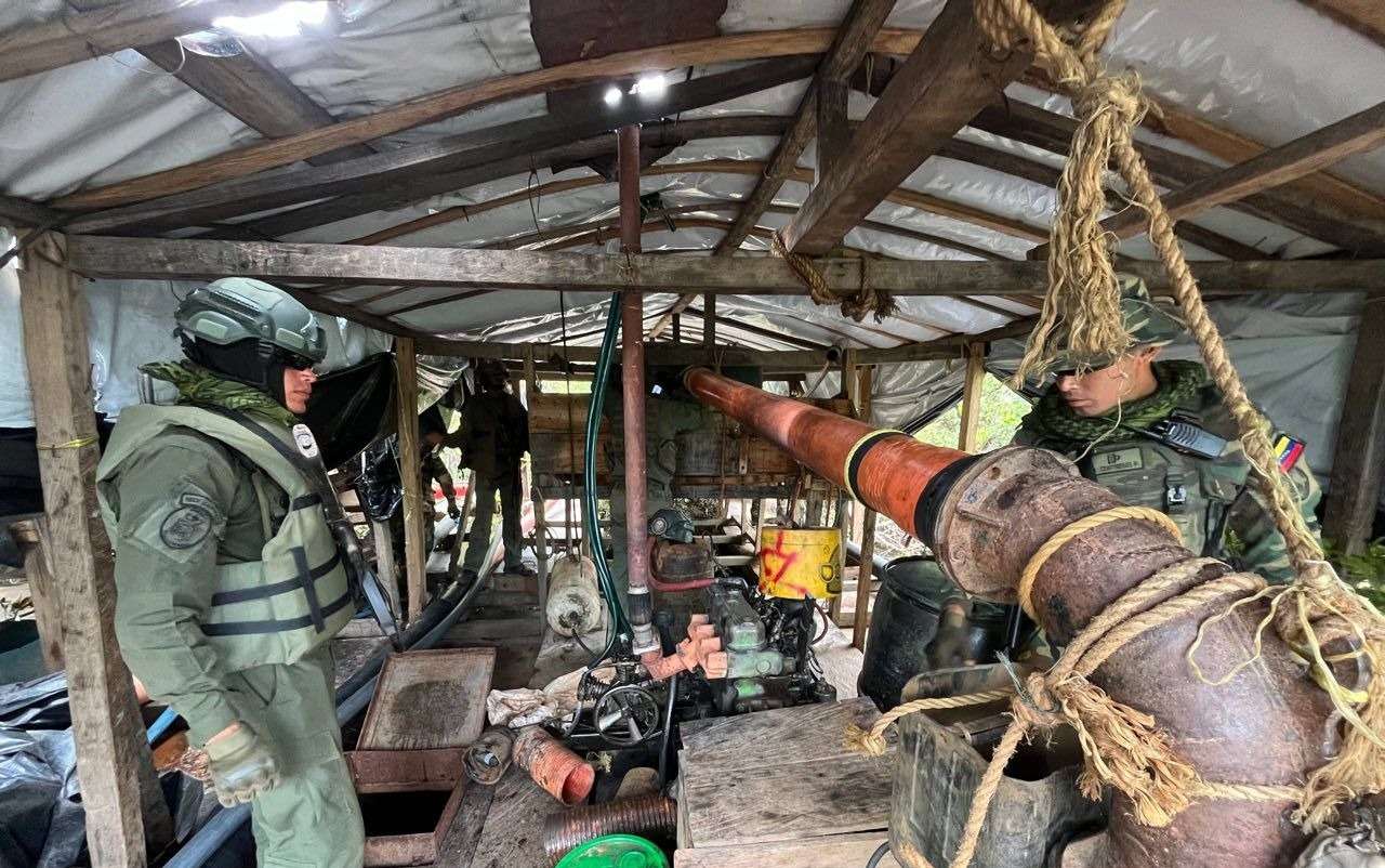 They dismantle a camp dedicated to illegal gold extraction in Bolívar