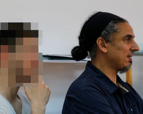 They identify in Cuba a Spanish professor who is a fugitive from justice for raping a girl