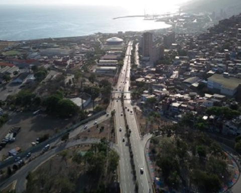 They present an investment plan for the Caracas-La Guaira Communal Corridor