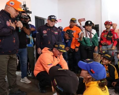 Recuperan más de mil canchas deportivas para la prevención de vicios en la juventud