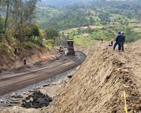They reopen kilometer 18 of the road to Llano after two months of closure due to collapse
