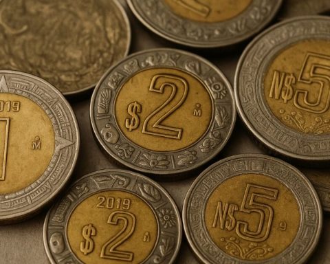 They seek savings of up to 400 million pesos in new 1, 2 and 5 peso coins