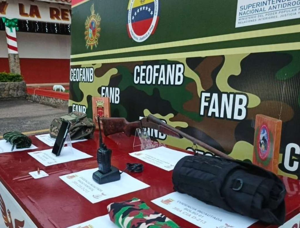 They seize 2 rifles from members of the Los Zacarías gang